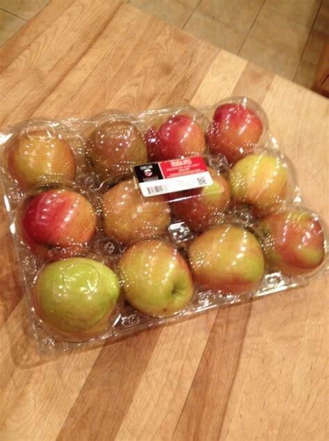 Пакетики и мешочки это не серьёзно! - решил производитель яблок и поместил их в пластиковый контейнер.