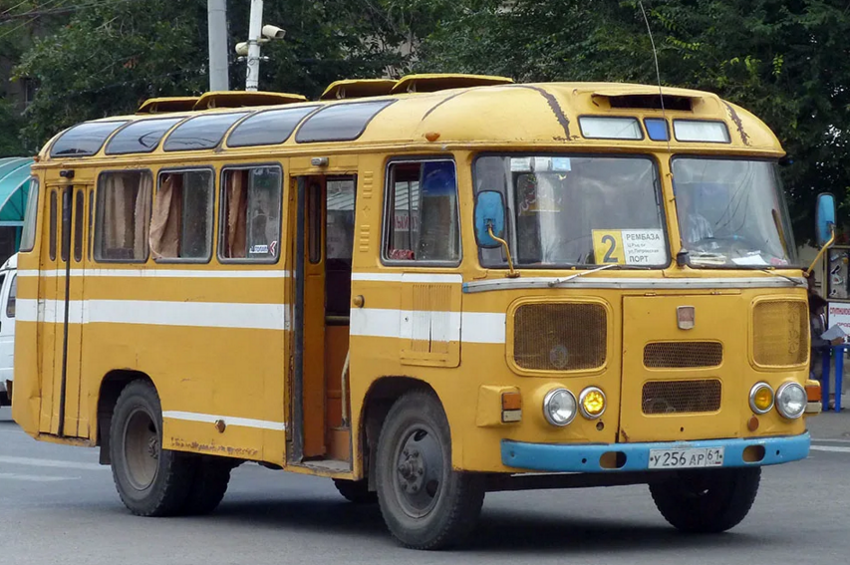 Зачем советскому ПАЗику окна на крыше, если другие автобусы обходились без них