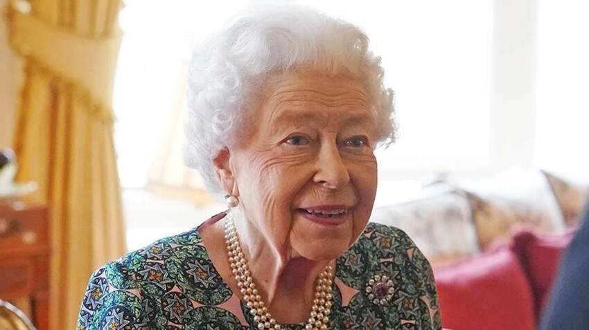 Королева Великобритании Елизавете II заболела COVID-19, рассказали в Букингемском дворце... Но,как мне кажется,я знаю человека.....который этого ждал