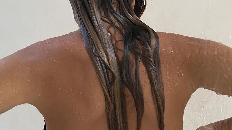 Что станет с волосами, если не мыть их 2 года (4 фото)