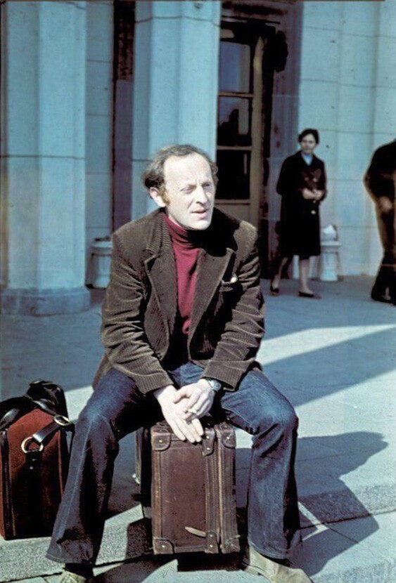 Иосиф Бродский в аэропорту Пулково в день эмиграции, 4 июня 1972 года