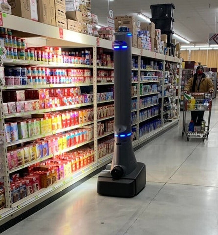 2. "Этот робот считает продукты, доступные в супермаркете"