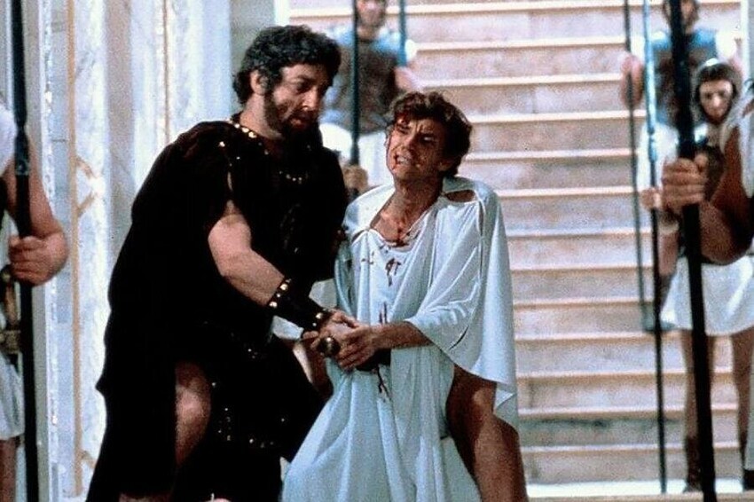 Как и за что казнили Калигулу?