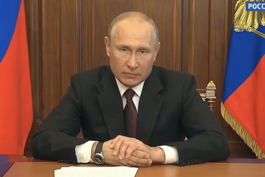 Путин объявил о начале спецоперации в Донбассе и предложил украинским военным сложить оружие