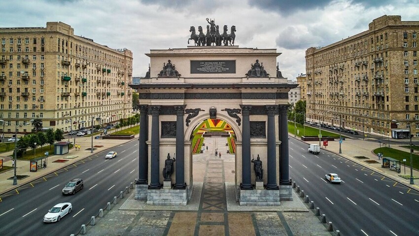 Самые красивые триумфальные арки России