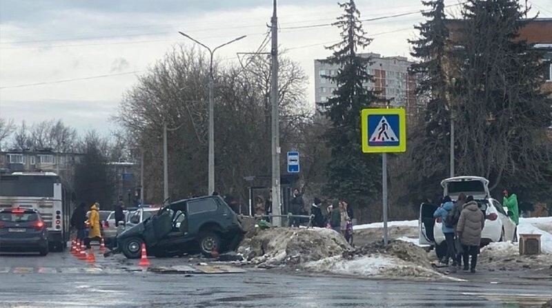 В Подольске водитель «Нивы» устроил ДТП, в котором пострадала девочка-пешеход