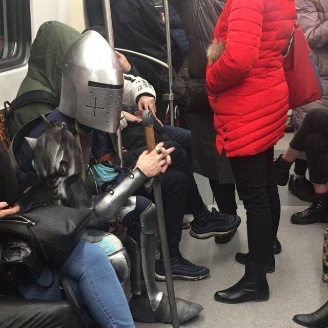 Необычные персонажи, которых можно встретить в метро
