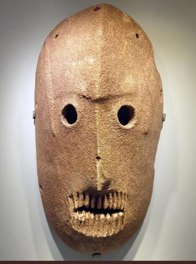 Каменная маска возрастом 9000 лет