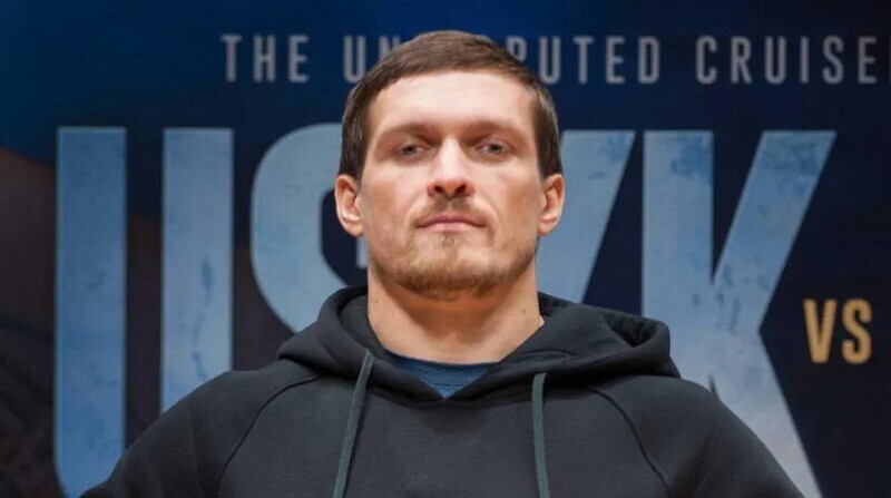 Поддерживающий Россию украинский боксер Усик взял в руки автомат