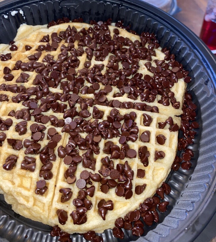 14. «Я попросила в кафе Waffle House насыпать столько шоколадных капель, сколько мне могут дать»