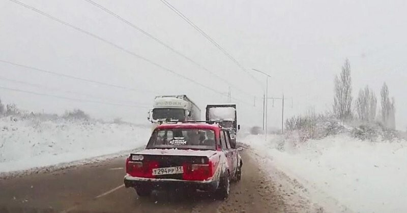 Стоило ехать помедленнее: ДТП на заснеженной трассе в Белгородской области