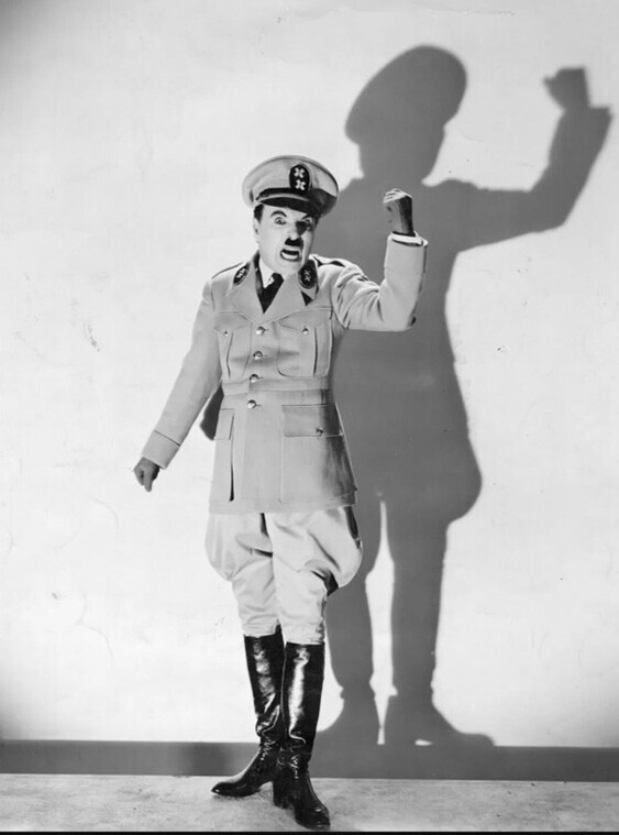 Чарли Чаплин в рекламе фильма "Великий диктатор", 1940 год