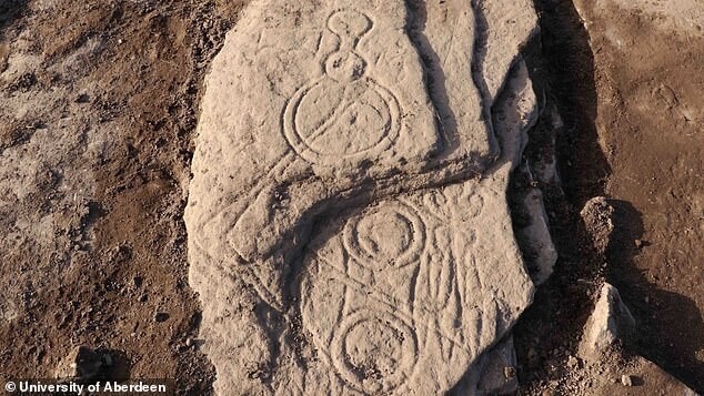 Древняя надпись на камне поставила учёных в тупик