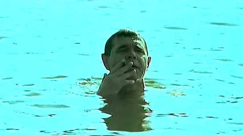 Простой трюк, с помощью которого удалось снять сцену того, как Булдаков выныривает из озера с дымящейся сигарой