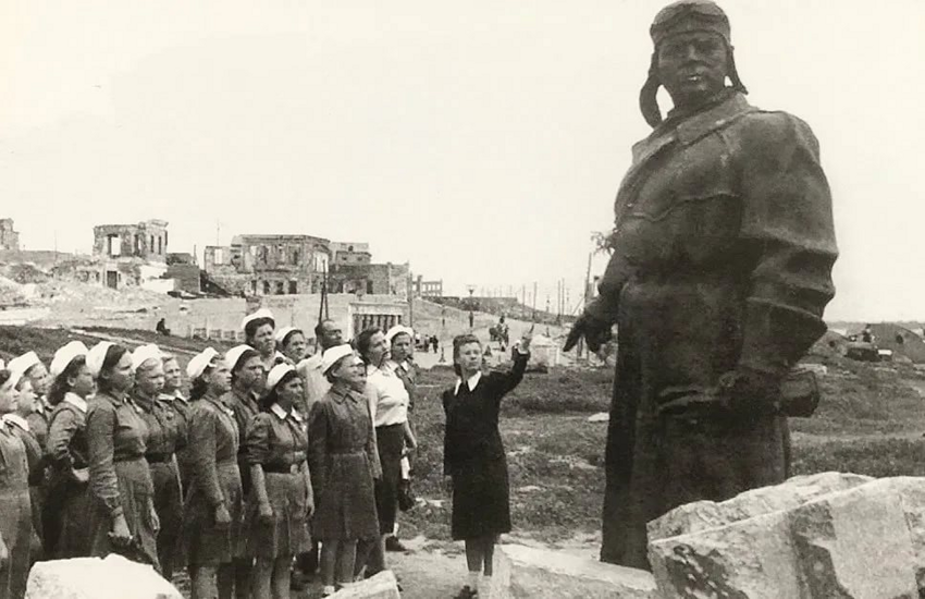 В Волгограде есть памятник, который выстоял в Сталинградской битве