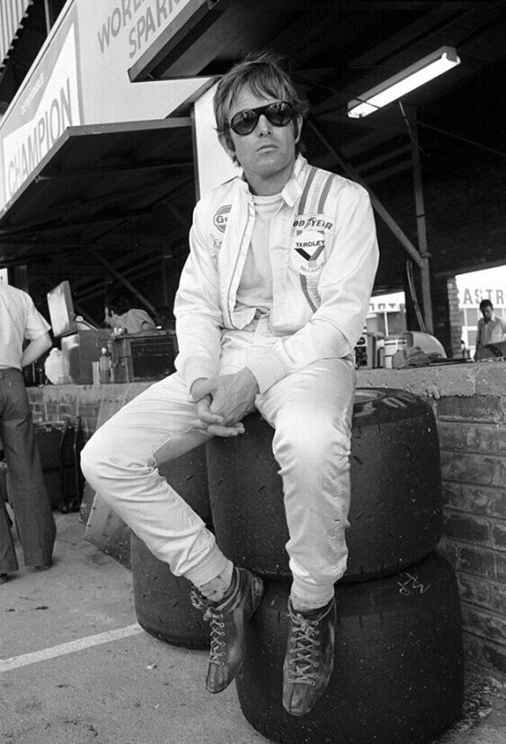 4 марта 1972 года. ЮАР. Гран-при Южной Африки. Питер Ревсон пришел третьим. На тестовых этапах Гран-при Южной Африки 1974 года Питер Ревсон разобьется насмерть.