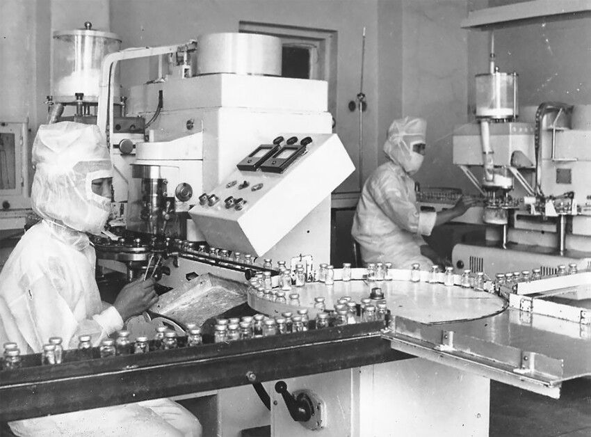 Фармацевтическая фабрика. Июнь 1972 года, Северная Корея