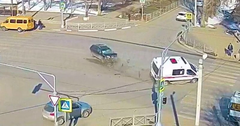 Авария дня. ДТП с участием «скорой» в Волгоградской области
