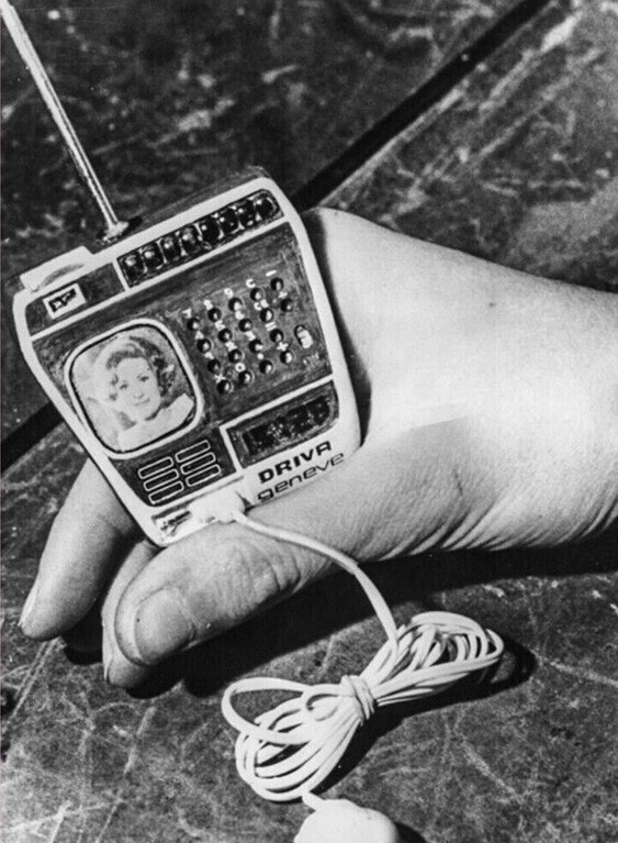 Часы Driva Geneve Швейцария, с телевизором, калькулятором и радио. 1976 год