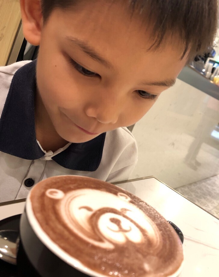 "Моему сыну нарисовали мишку на какао, и он счастлив"