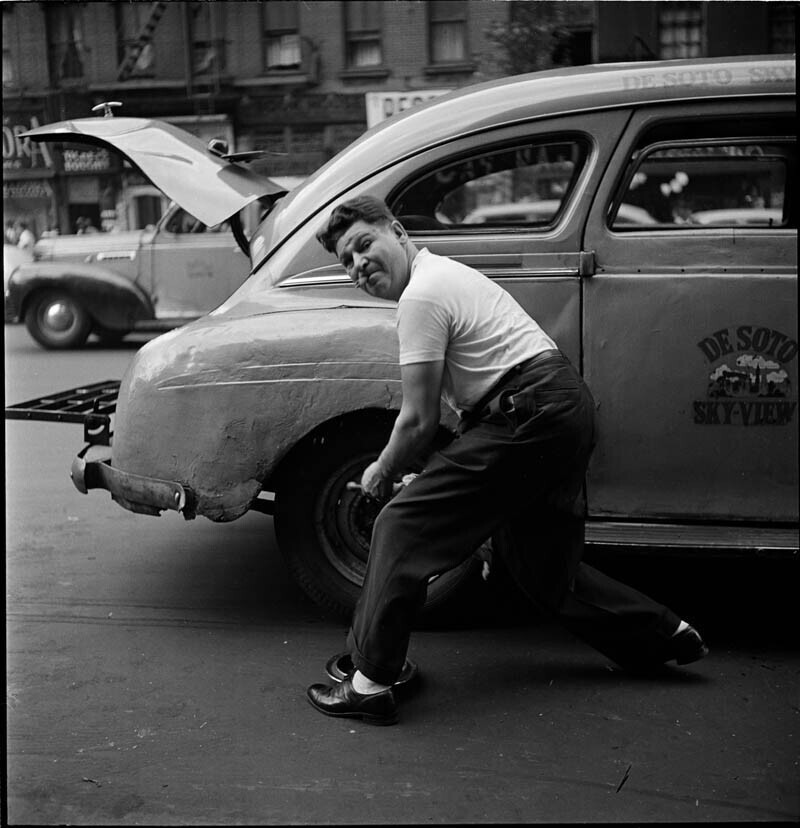 Замена колеса, 1946 год.