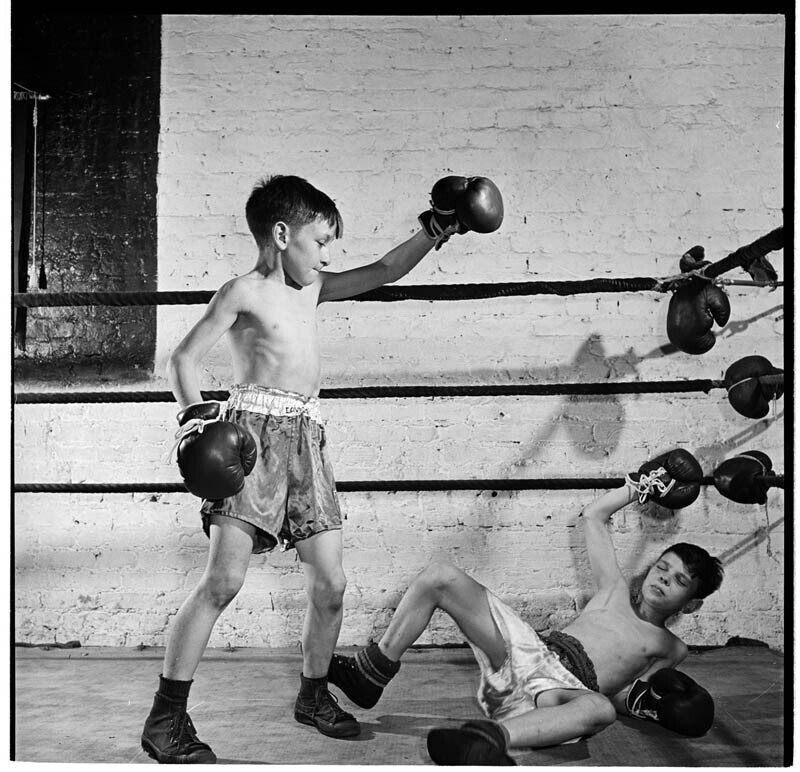 Занятия по боксу в Полицейской атлетической лиге, 1946 год. 