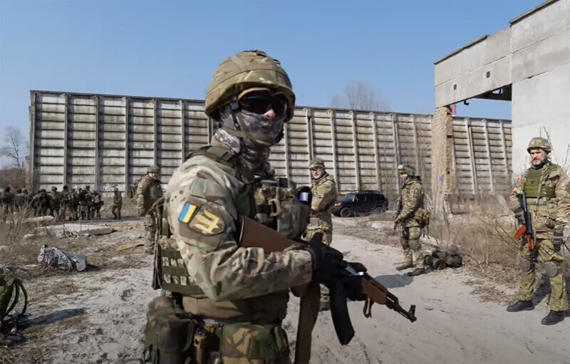 Генерал ВСУ запутался в словах об "остановленных" или "отброшенных" российских войсках под Киевом