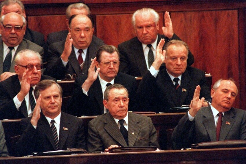 Кто мог возглавить СССР вместо Горбачева?