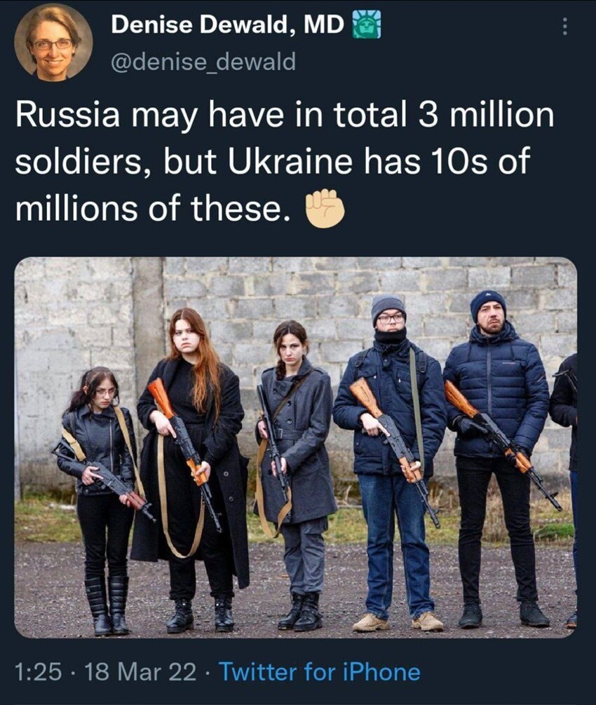 "Россия может выставить 3 млн солдат, а Украина - 10 млн таких воинов." _______________________________ ...которые не учили историю. В топку толкает запад этих детей. Детей, которым вовремя ремнем не нахлестали ж&пу родители... Которые скакали на май