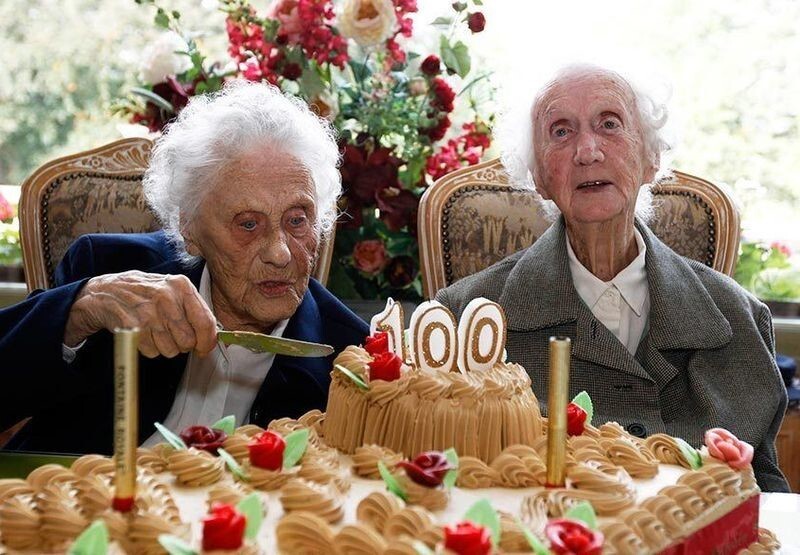 Дело не в ЗОЖ. Сто человек старше 100 лет поделились секретами долголетия