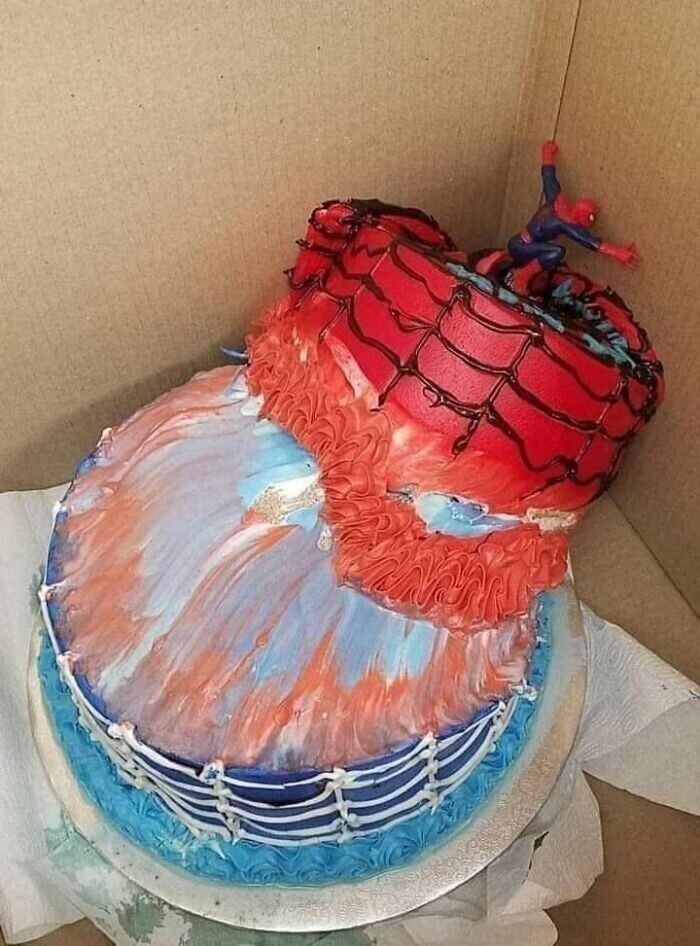 6. Человек-паук пытается спасти свой торт