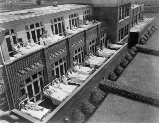 Солнечные ванны больных туберкулёзом, 1940 год