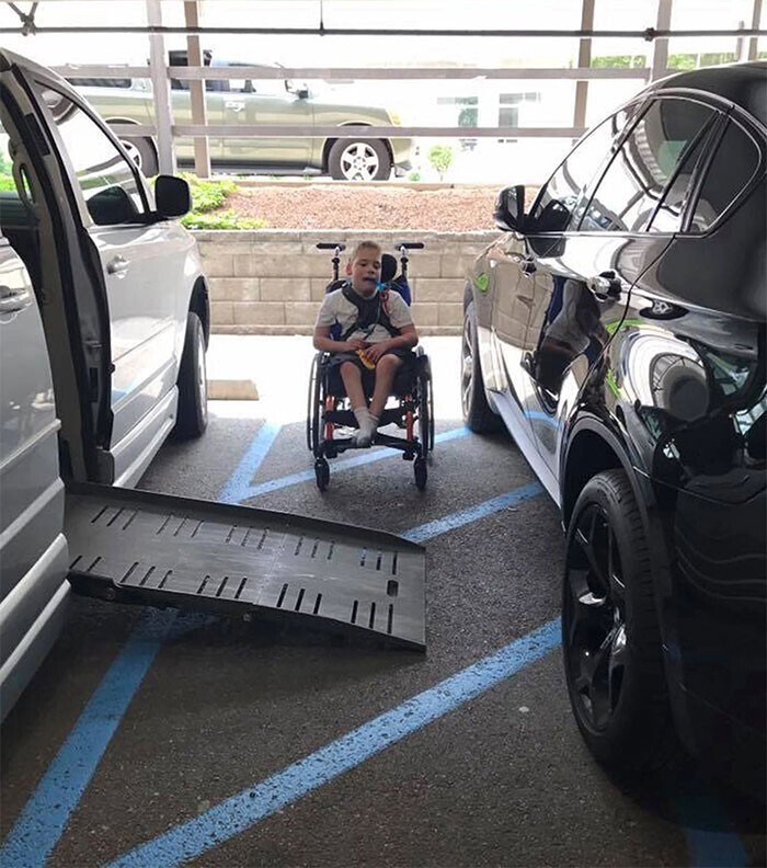 8. Бесят люди, которые паркуются на местах для инвалидов