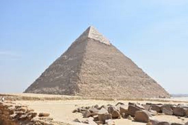 Зачем правители Египта пытались разобрать пирамиды Гизы?