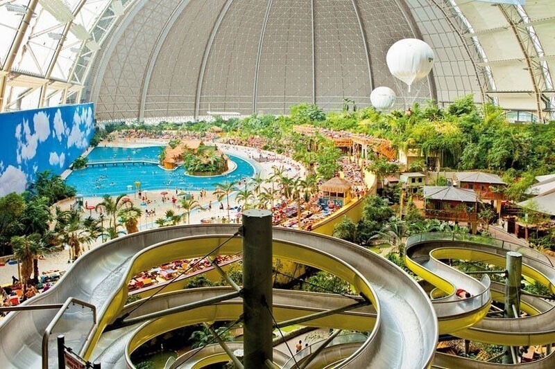 Крупнейший в мире крытый тропический парк