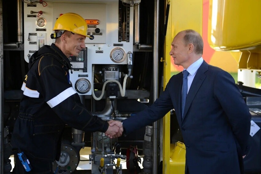 Эксперт объяснил, почему нефть из России не заменить: "Пара месяцев и всё"