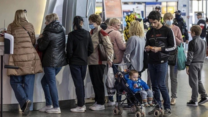 "Принесли неприятности": в Европе критикуют и оскорбляют Украинских беженцев