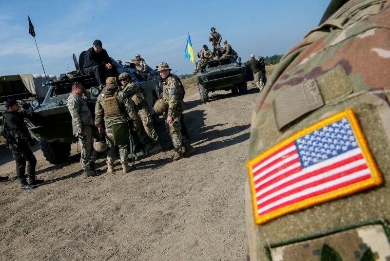 Силы НАТО содействуют нацистам на Украине