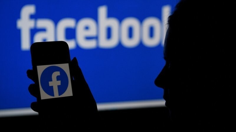 Фейсбук полгода продвигал насилие и голые *опы