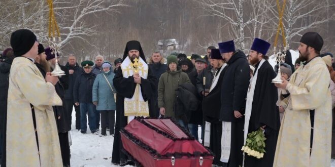 Епископ Мефодий совершил отпевание погибшего на Украине старшего лейтенанта