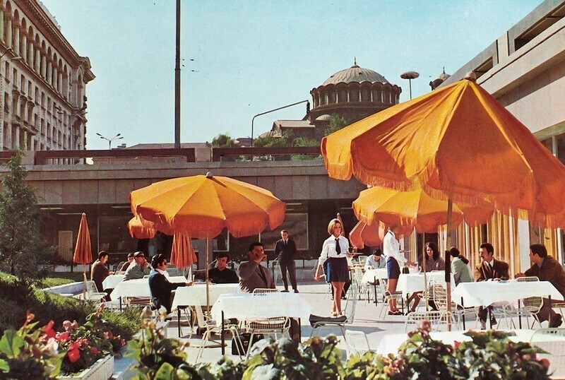  1970-е, София Кафе между ЦУМ и отелем Балкан.