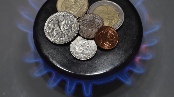 Почему Россия решила продавать газ только за рубли. Коротко и ясно