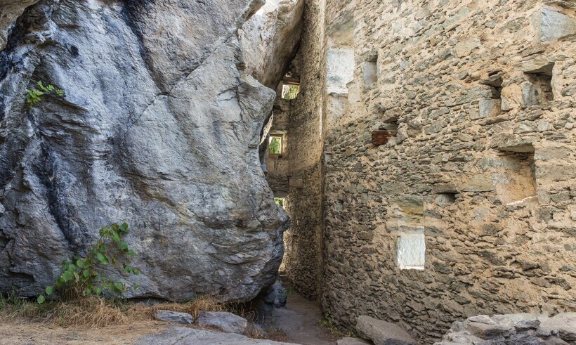Тайны Кропфанштайна — самого непреступного «замка-пещеры», который спрятан в скале