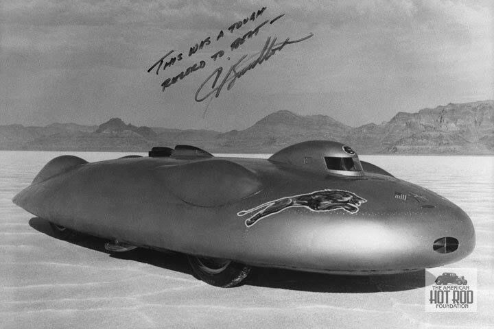 Railton Special высотой 28 футов 8 дюймов, оснащенный двумя 12-цилиндровыми двигателями, совершил пробный заезд со скоростью 334 мили в час в Вендовере, штат Юта, в 1947 году