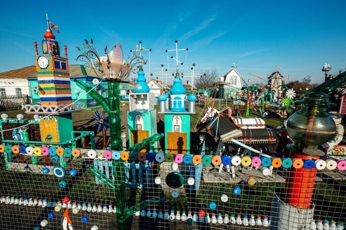 Пензенский пенсионер сделал из мусора музей и прославил свое село