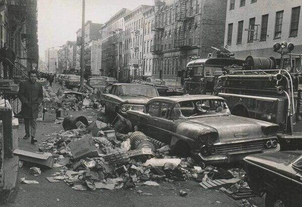 2. Нью-Йоркская забастовка мусорщиков 1968 года. Протест против неравных зарплат и условий работы