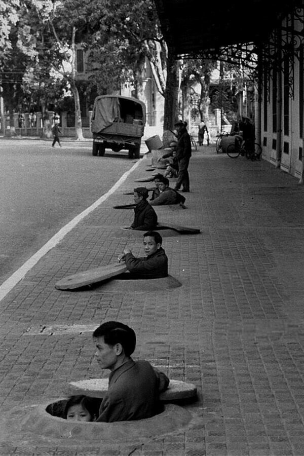 9. Ханой во время воздушной тревоги, Вьетнам, 1967 год