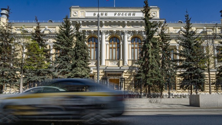 Нашёлся автор санкций против Банка России: Захарова задала ему прямой вопрос