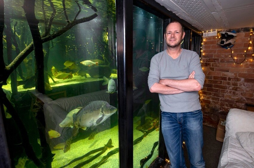 Британец превратил свой дом в гигантский аквариум, потратив на любимое хобби целое состояние
