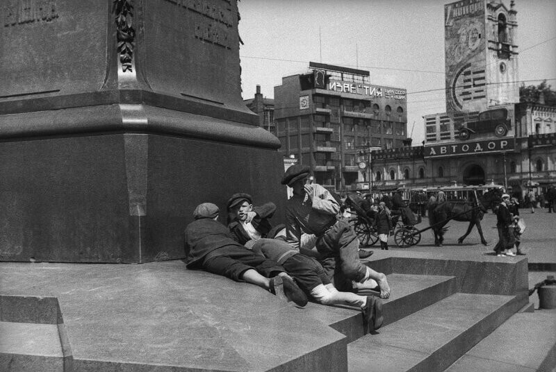 СССР в 30-е годы на снимках фотоклассика Михаила Прехнера